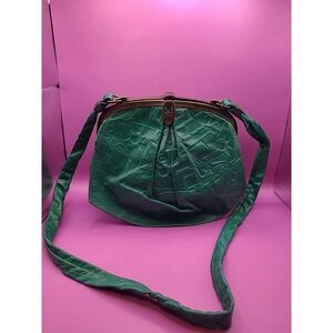 Vintage Meyers 1960s Green Embossed Leather Purse